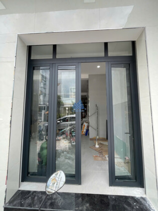 Cửa Đi Mở Quay Nhôm PMI P55D, P65D: Cấu Tạo & Cách Chọn