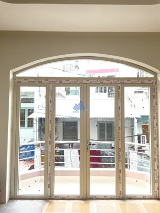 Cửa nhôm Maxpro hệ 55 là gì? Đặc điểm và ứng dụng thực tế