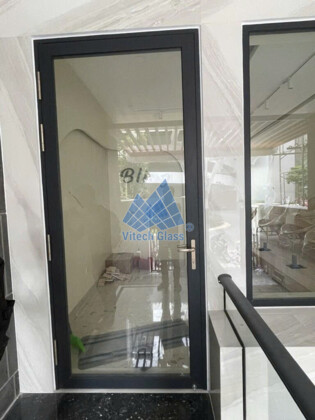 Cửa nhôm PMI bản cánh không gân: Đặc điểm, ưu điểm và cách lựa chọn