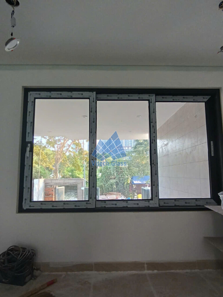 Cửa sổ lùa PMI L92A thực tế